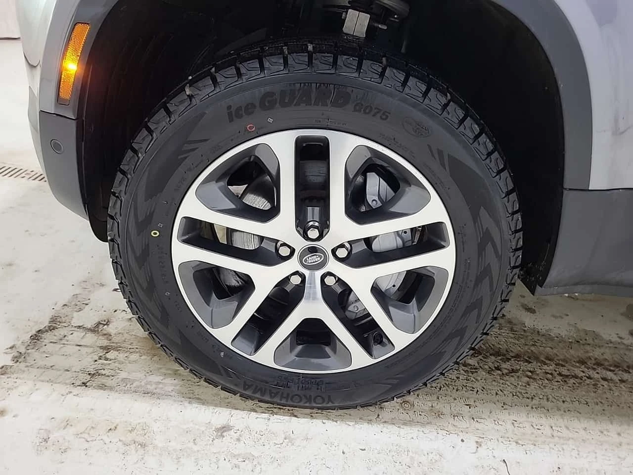 Land Rover Defender S| 360 КАМЕРИ| ПАМЕТ| ПАНОРАМА| , снимка 6 - Автомобили и джипове - 54163641