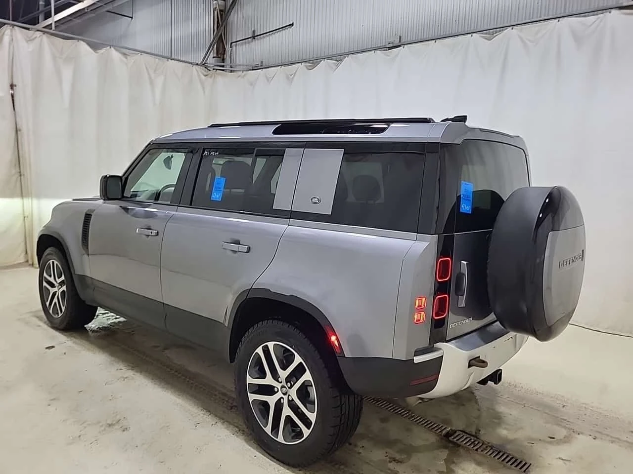 Land Rover Defender S| 360 КАМЕРИ| ПАМЕТ| ПАНОРАМА| , снимка 4 - Автомобили и джипове - 54163641