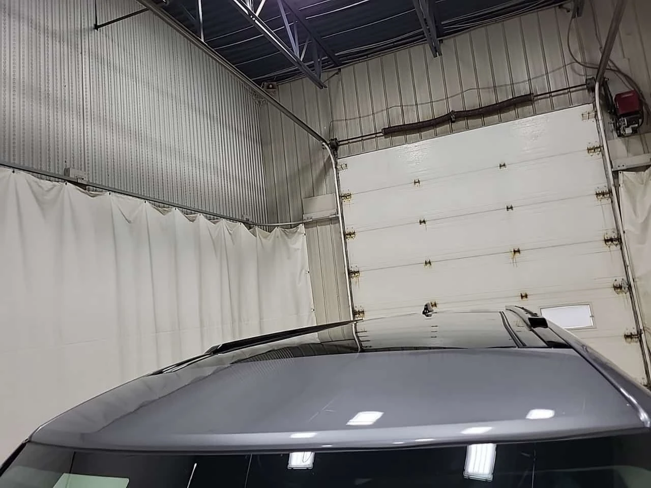 Land Rover Defender S| 360 КАМЕРИ| ПАМЕТ| ПАНОРАМА| , снимка 7 - Автомобили и джипове - 54163641