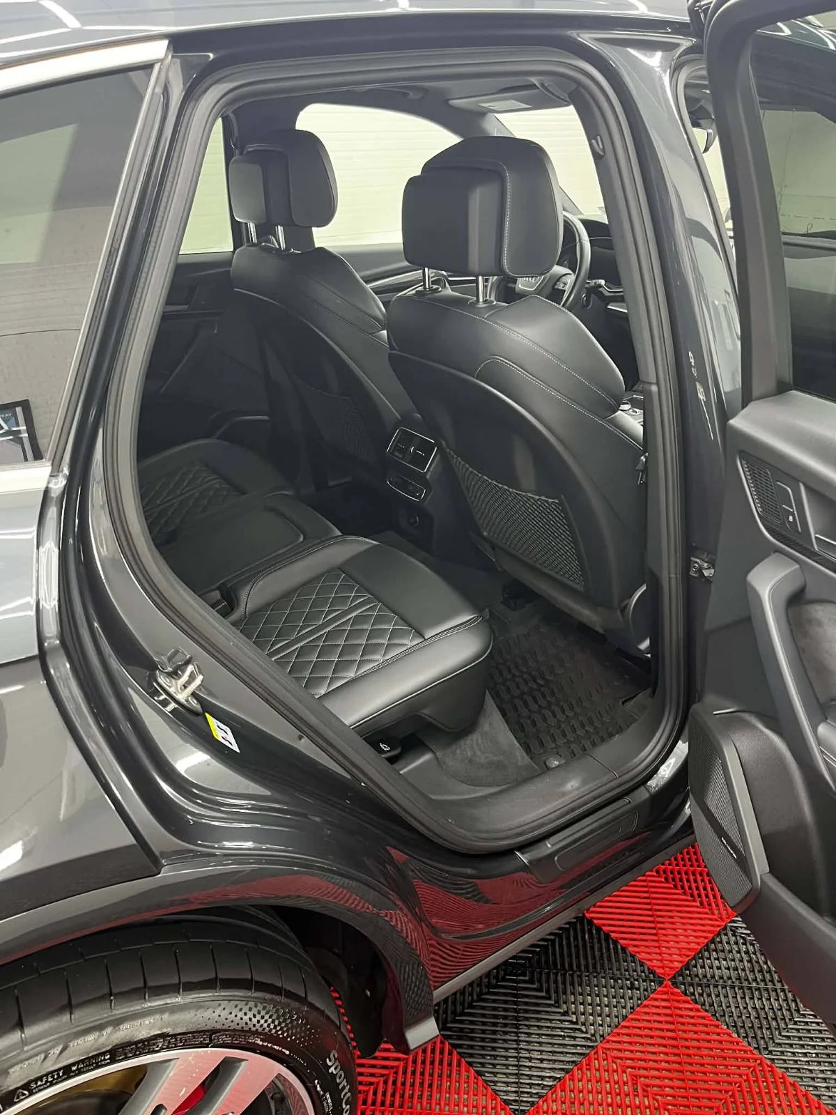 Audi SQ5 3.0 TFSI, снимка 9 - Автомобили и джипове - 54305952