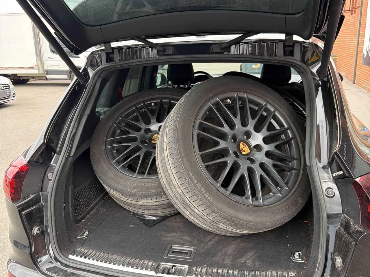 Porsche Cayenne * GTS * ПАНО* ДВА ЧИФТА ДЖАНТИ* ОБДУХВАНЕ* 360КАМ*, снимка 10 - Автомобили и джипове - 54397276