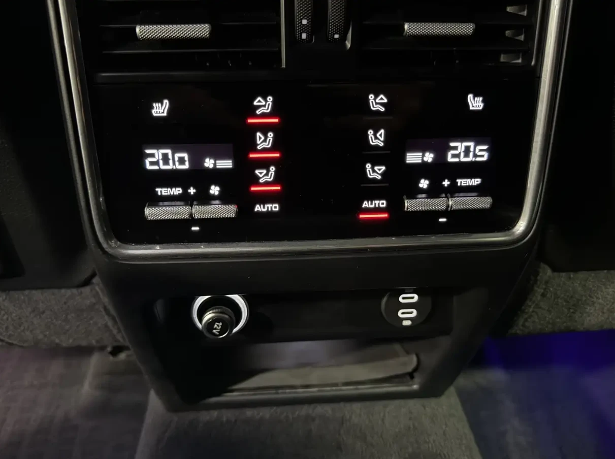 Porsche Cayenne 2020 Porsche Cayenne S, снимка 8 - Автомобили и джипове - 54552906