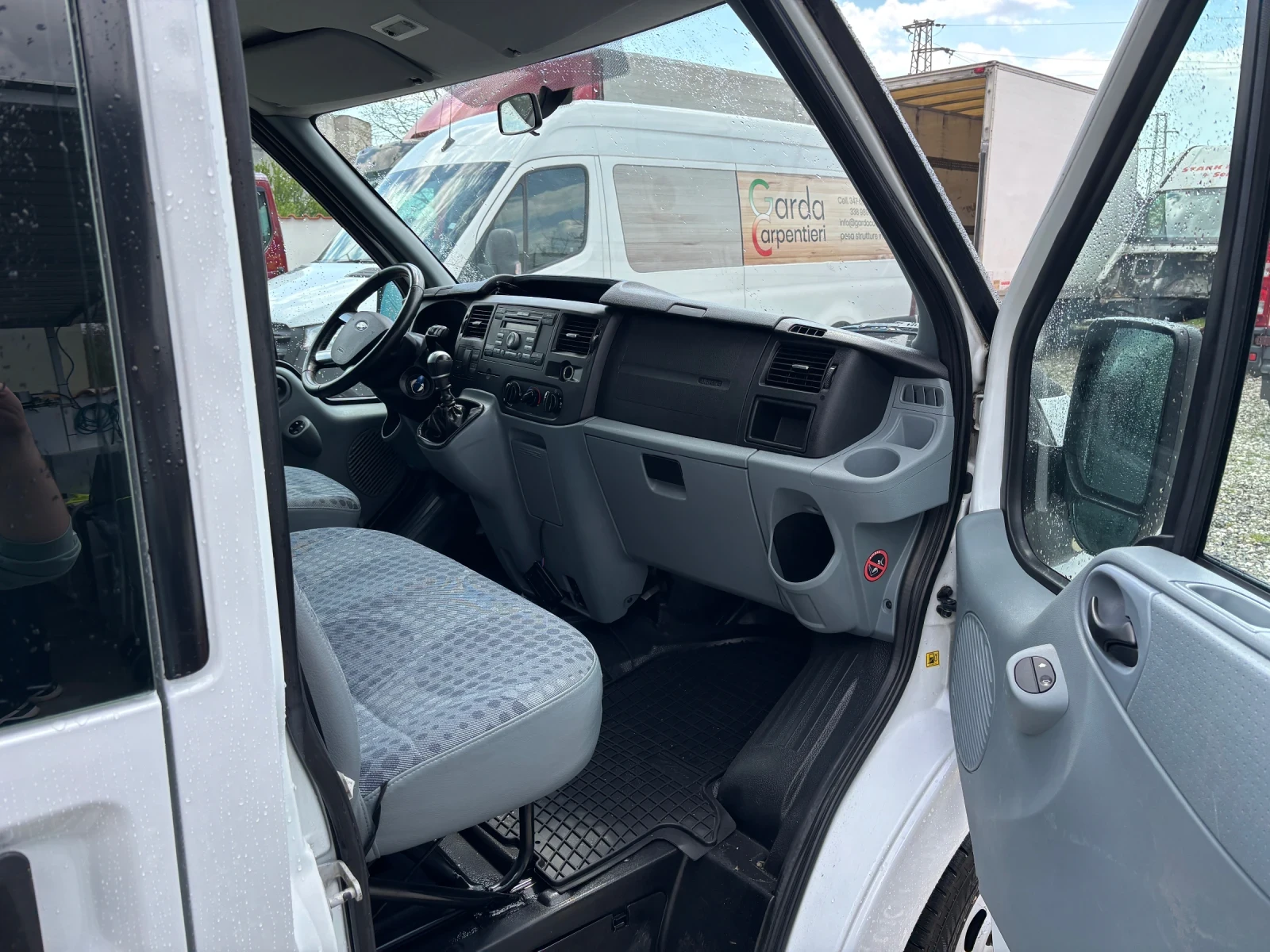 Ford Transit 2.2 8+ 1 МЕСТА ДВОЕН КЛИМАТИК ПЕЧКА 6 СКОРОСТИ E5, снимка 9 - Бусове и автобуси - 54243905