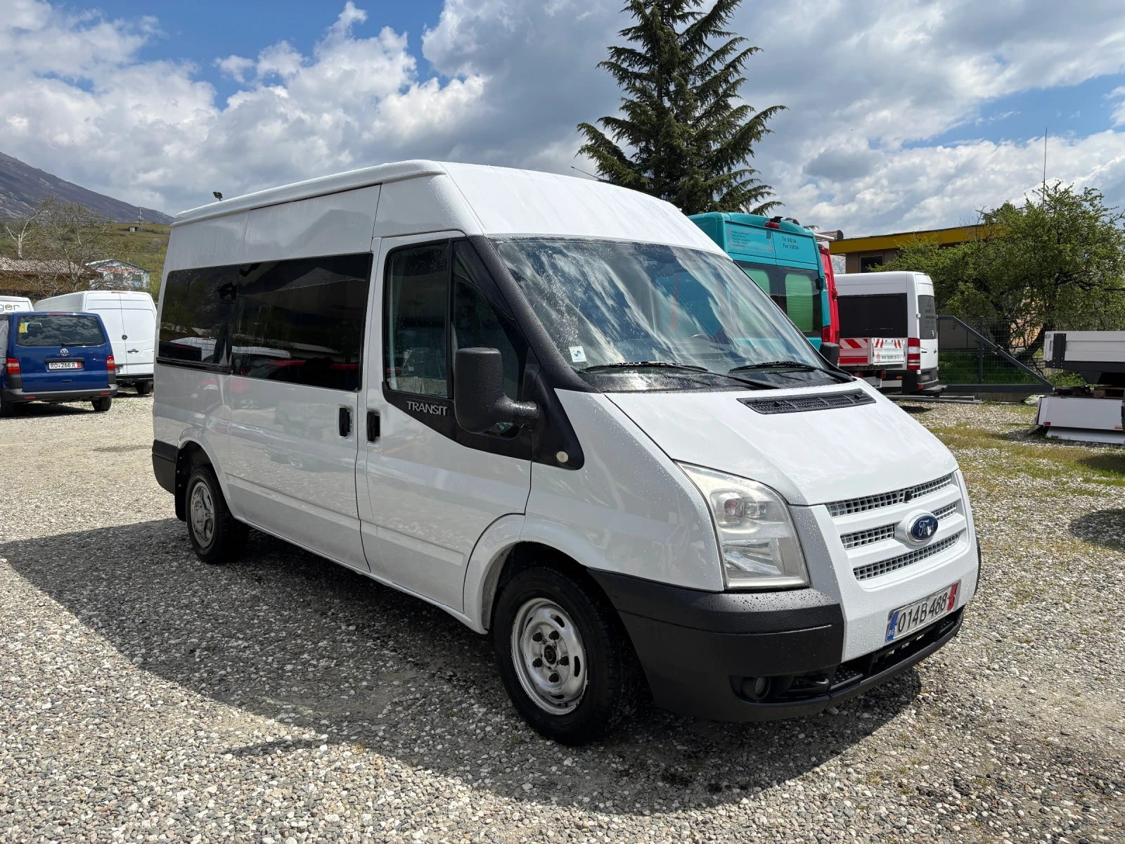 Ford Transit 2.2 8+ 1 МЕСТА ДВОЕН КЛИМАТИК ПЕЧКА 6 СКОРОСТИ E5, снимка 2 - Бусове и автобуси - 54243905