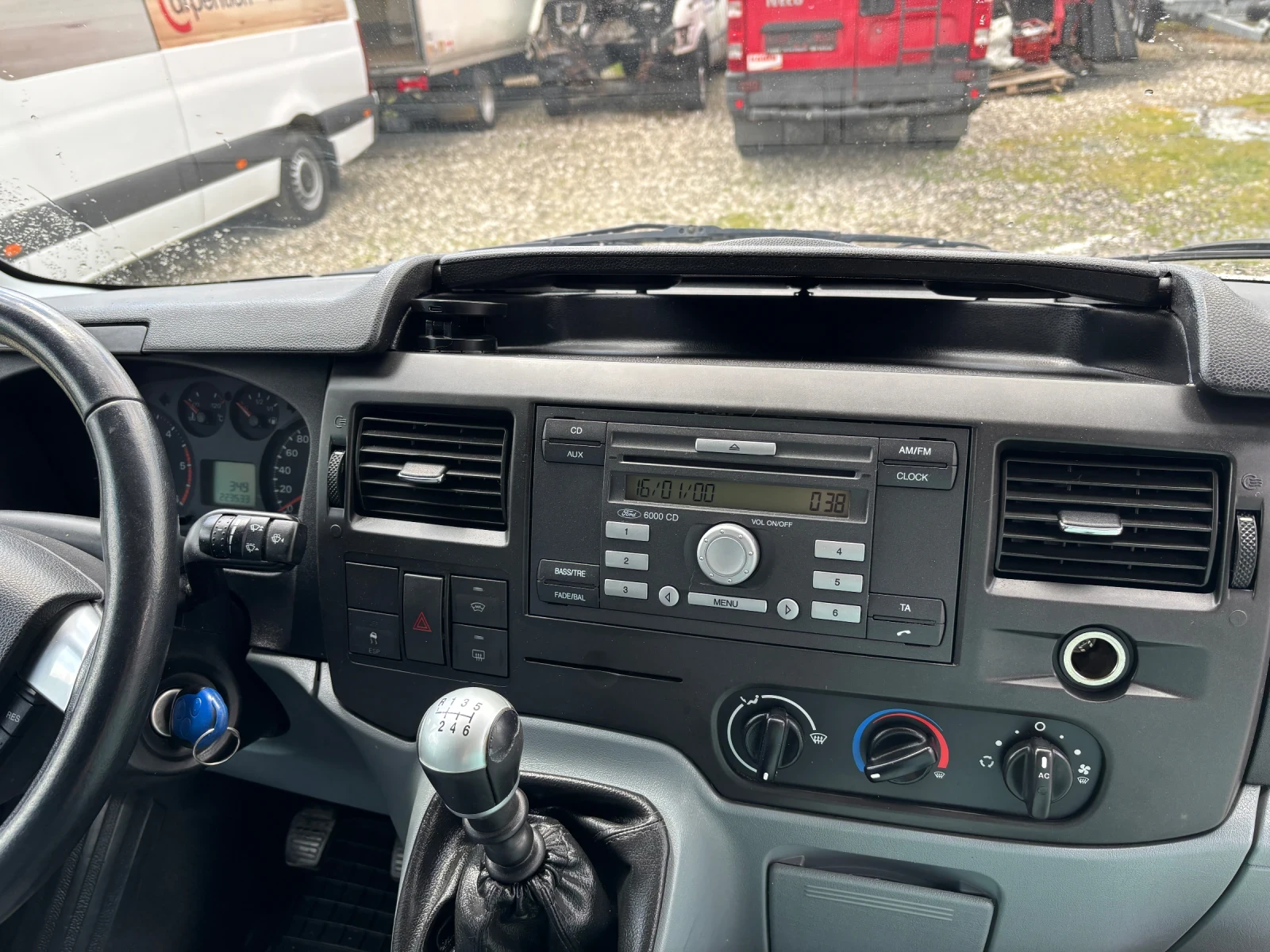 Ford Transit 2.2 8+ 1 МЕСТА ДВОЕН КЛИМАТИК ПЕЧКА 6 СКОРОСТИ E5, снимка 16 - Бусове и автобуси - 54243905