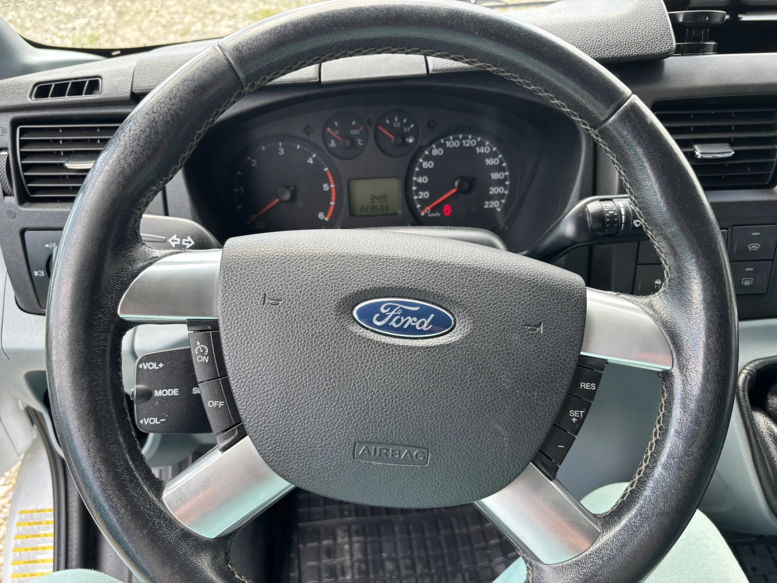 Ford Transit 2.2 8+ 1 МЕСТА ДВОЕН КЛИМАТИК ПЕЧКА 6 СКОРОСТИ E5, снимка 17 - Бусове и автобуси - 54243905