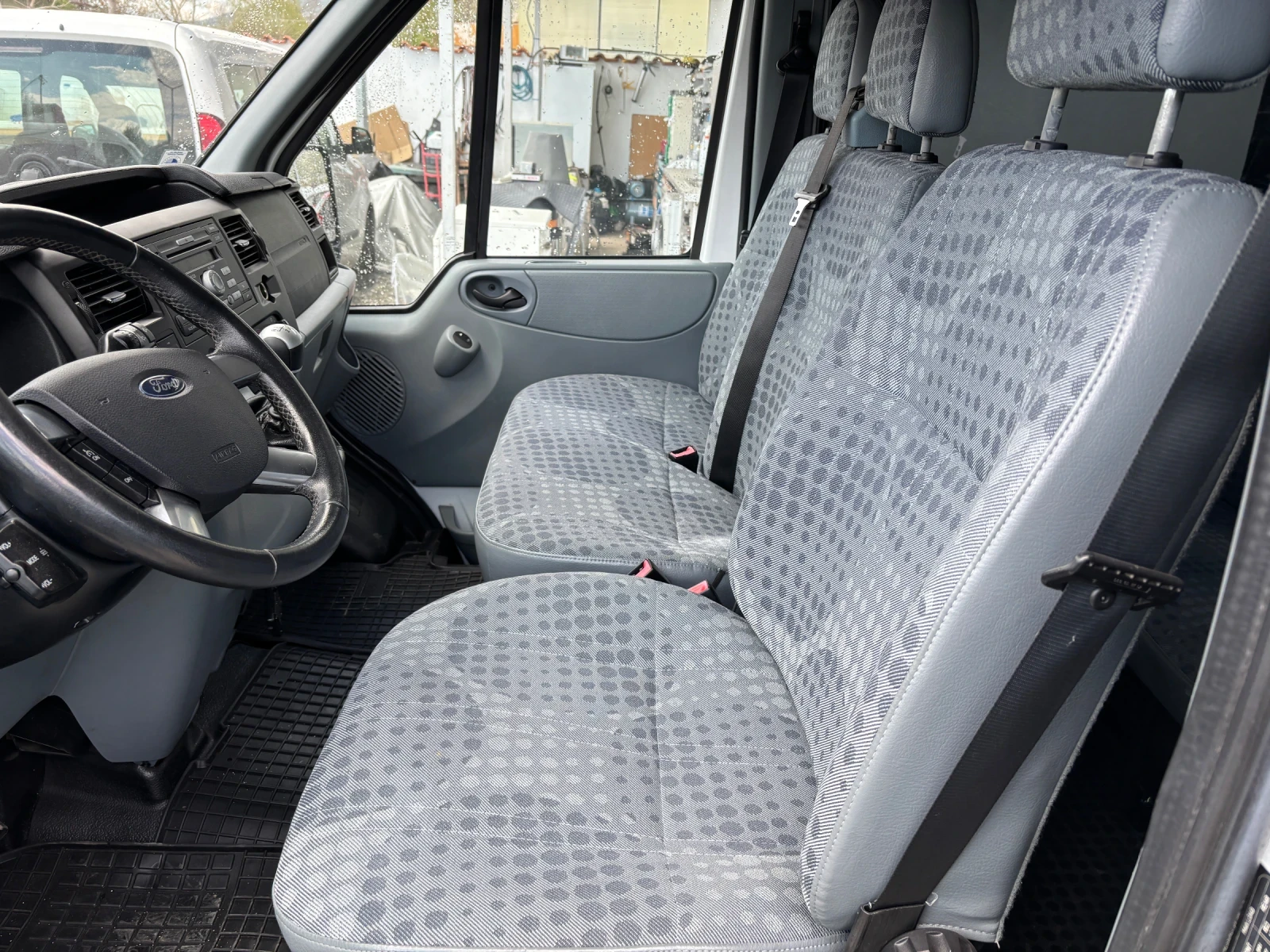 Ford Transit 2.2 8+ 1 МЕСТА ДВОЕН КЛИМАТИК ПЕЧКА 6 СКОРОСТИ E5, снимка 8 - Бусове и автобуси - 54243905