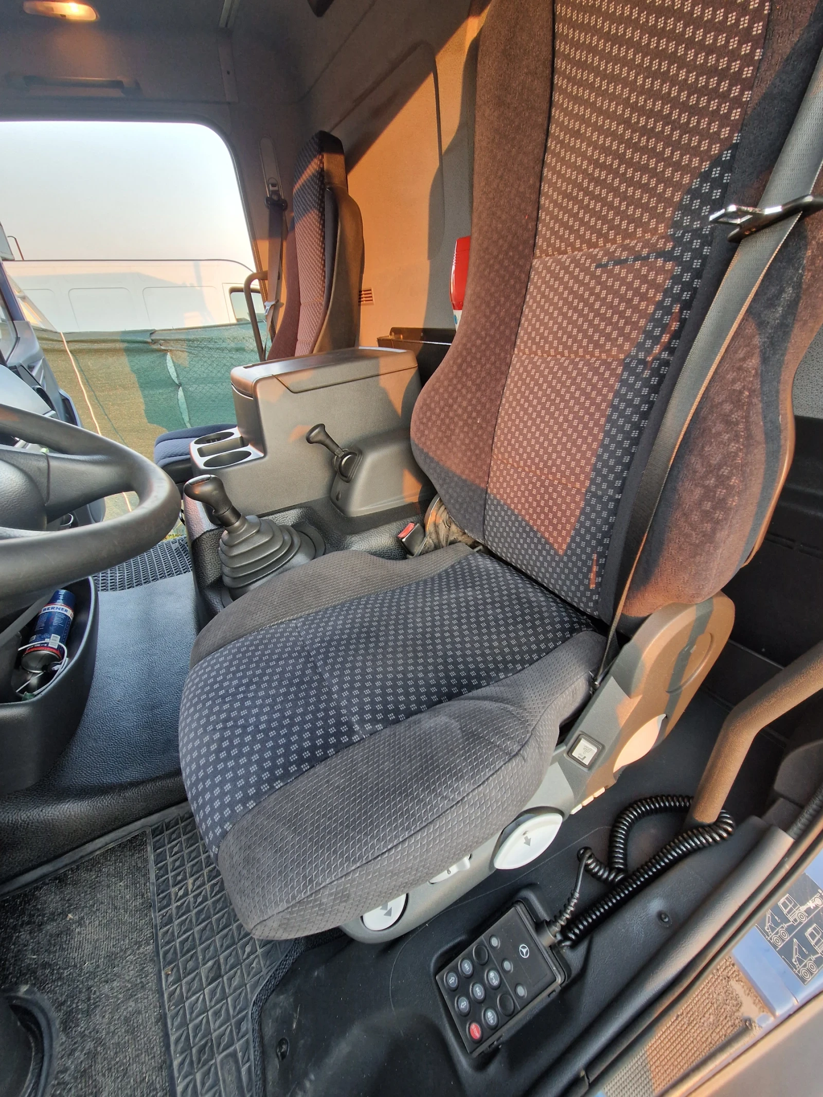 Mercedes-Benz Atego Самосвал - изображение 5