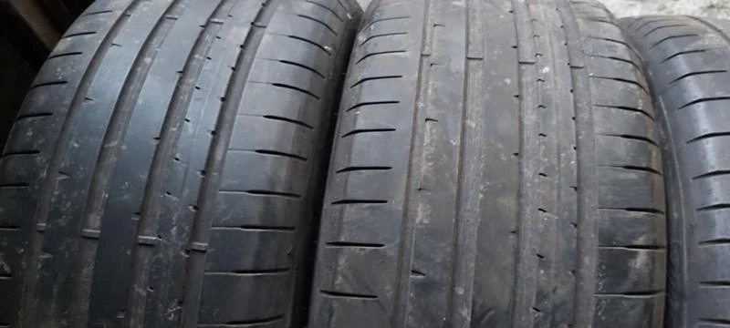 Гуми Летни 255/40R19, снимка 2 - Гуми и джанти - 35606498