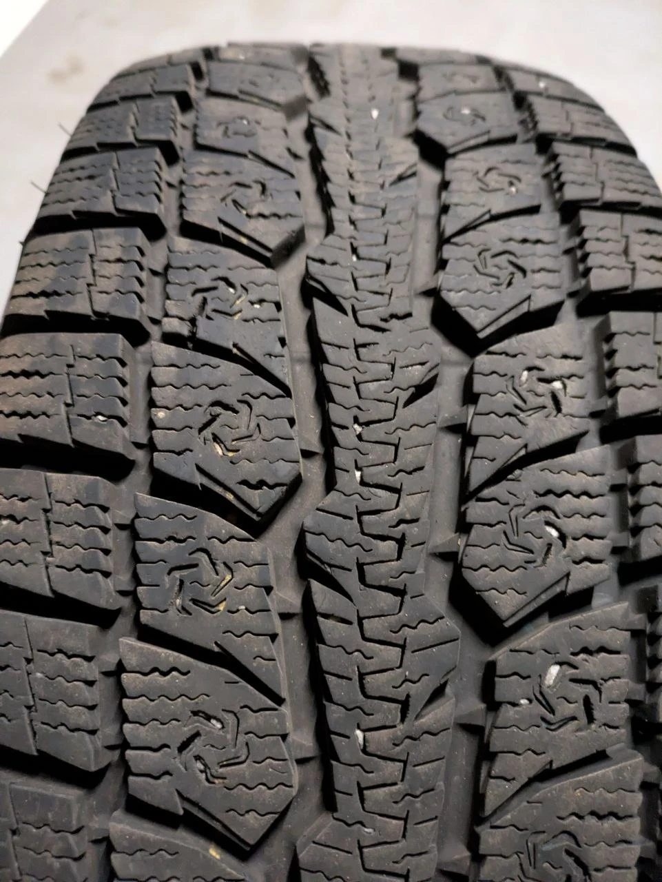 Гуми Зимни 225/65R17, снимка 6 - Гуми и джанти - 56709183