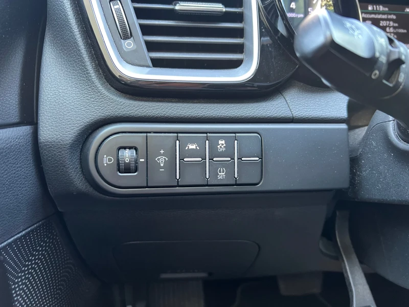 Kia Ceed SW 1.5 T-GDI MHEV, снимка 14 - Автомобили и джипове - 50711764