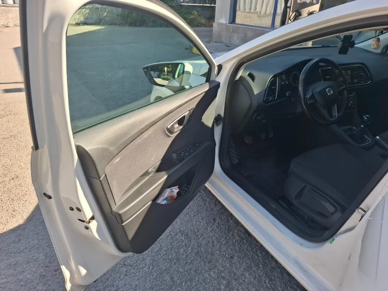 Seat Leon, снимка 4 - Автомобили и джипове - 51210413