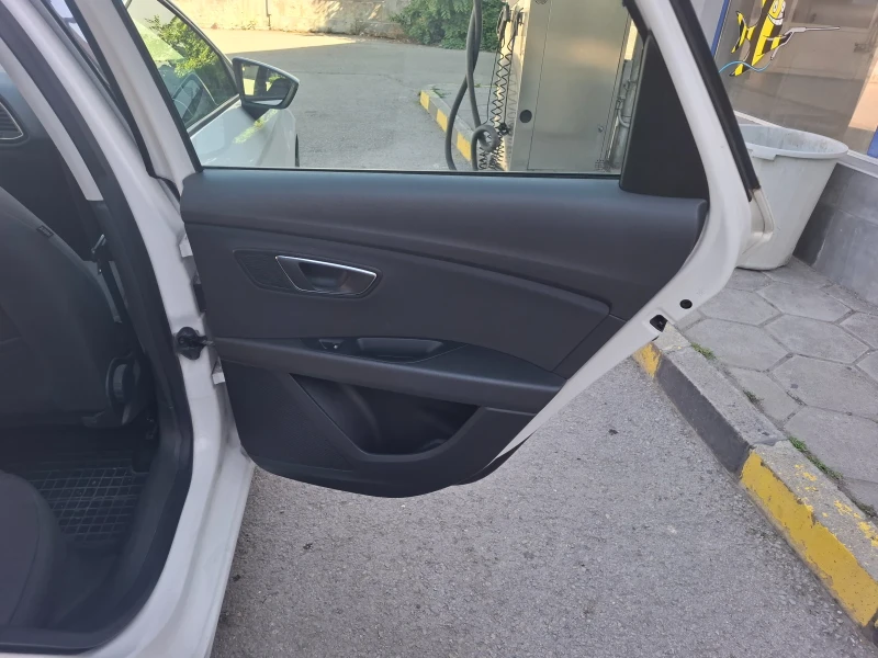 Seat Leon, снимка 8 - Автомобили и джипове - 51210413