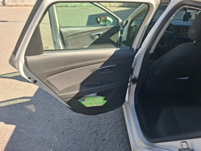 Seat Leon, снимка 5 - Автомобили и джипове - 51210413