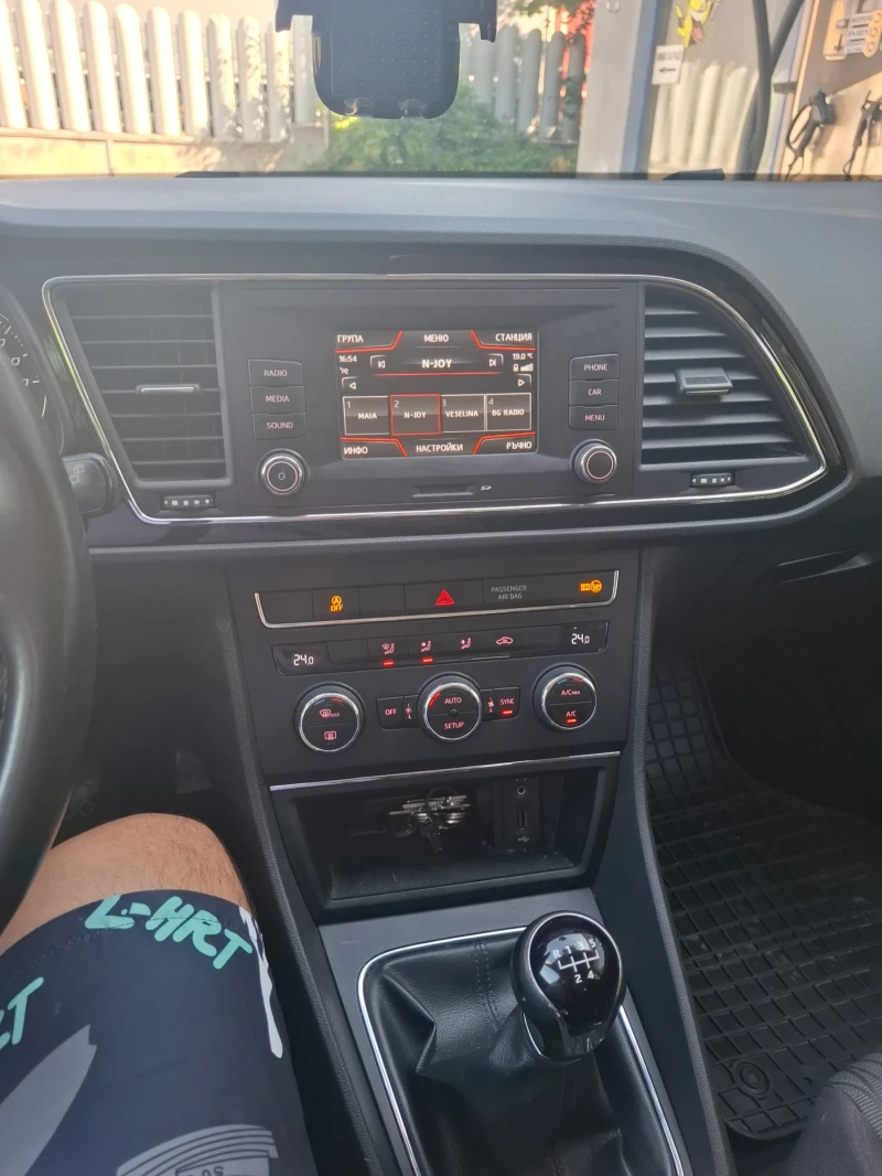 Seat Leon, снимка 14 - Автомобили и джипове - 51210413