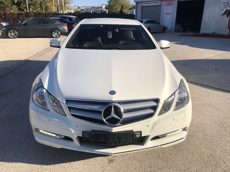 Mercedes-Benz E 220 SPORT COUPE LED NAVI ОБСЛУЖЕН, снимка 5 - Автомобили и джипове - 52127131