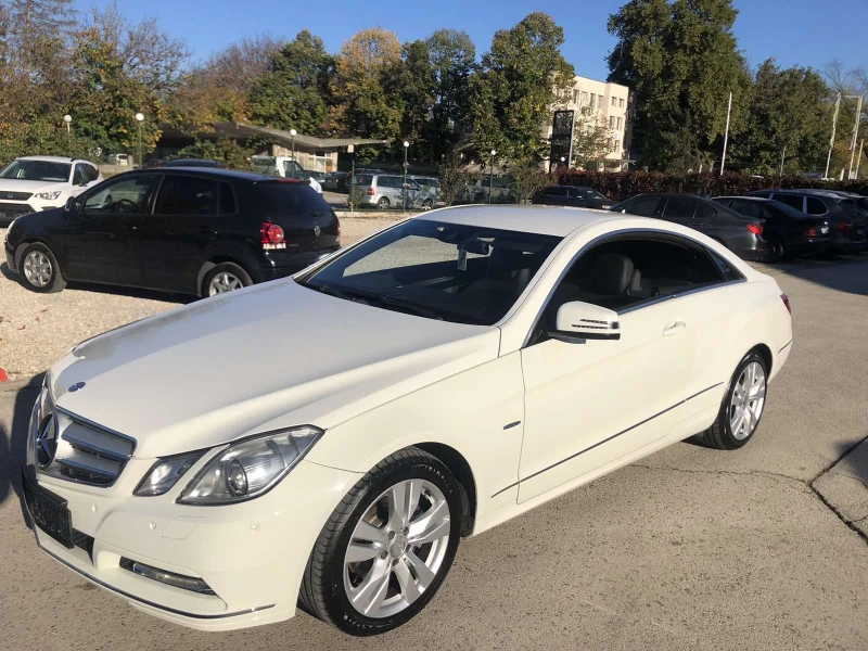 Mercedes-Benz E 220 SPORT COUPE LED NAVI ОБСЛУЖЕН, снимка 2 - Автомобили и джипове - 52127131