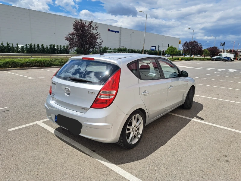Hyundai I30 2.0i 143 hp ГАЗ, снимка 3 - Автомобили и джипове - 52568085