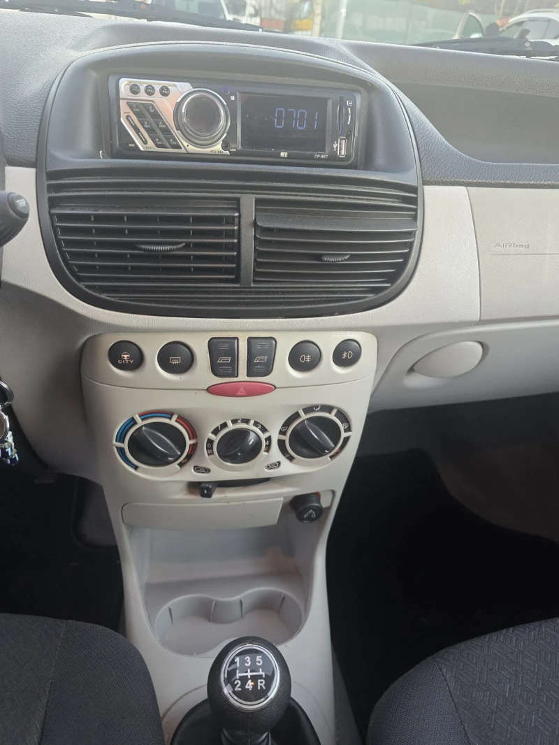 Fiat Punto, снимка 12 - Автомобили и джипове - 52415738