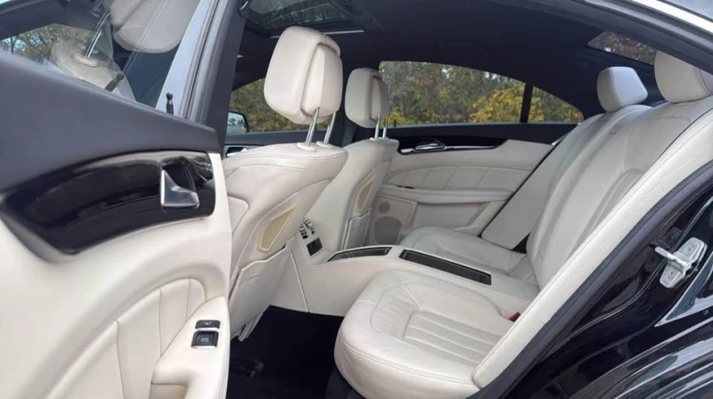 Mercedes-Benz CLS 550 4MATIC * * CARFAX * * АВТОКРЕДИТ * * , снимка 13 - Автомобили и джипове - 52848524