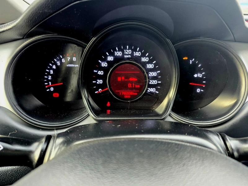 Kia Ceed KATO НОВ/1.6i/135hp, снимка 13 - Автомобили и джипове - 53186779