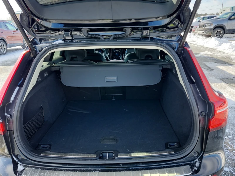 Volvo V60 Cross Country ULTRA| 2.0L| CARFAX| PANORAMA| , снимка 11 - Автомобили и джипове - 53413506