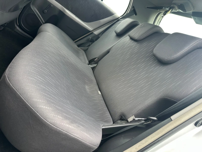 Toyota Yaris 1.3 I * НАВИ* КАМЕРА* FACELIFT* , снимка 14 - Автомобили и джипове - 53512340