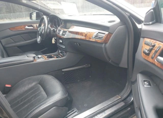 Mercedes-Benz CLS 550 AMG* 4MATIC* ОБДУХВАНЕ* ПОДГРЕВИ* HARMAN - изображение 7