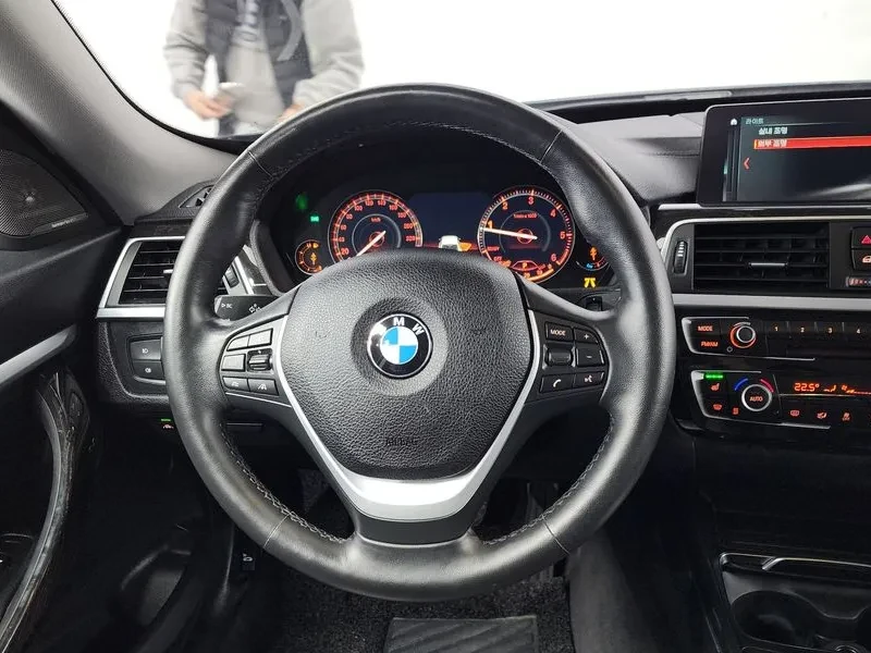 BMW 320 d, снимка 13 - Автомобили и джипове - 55144811
