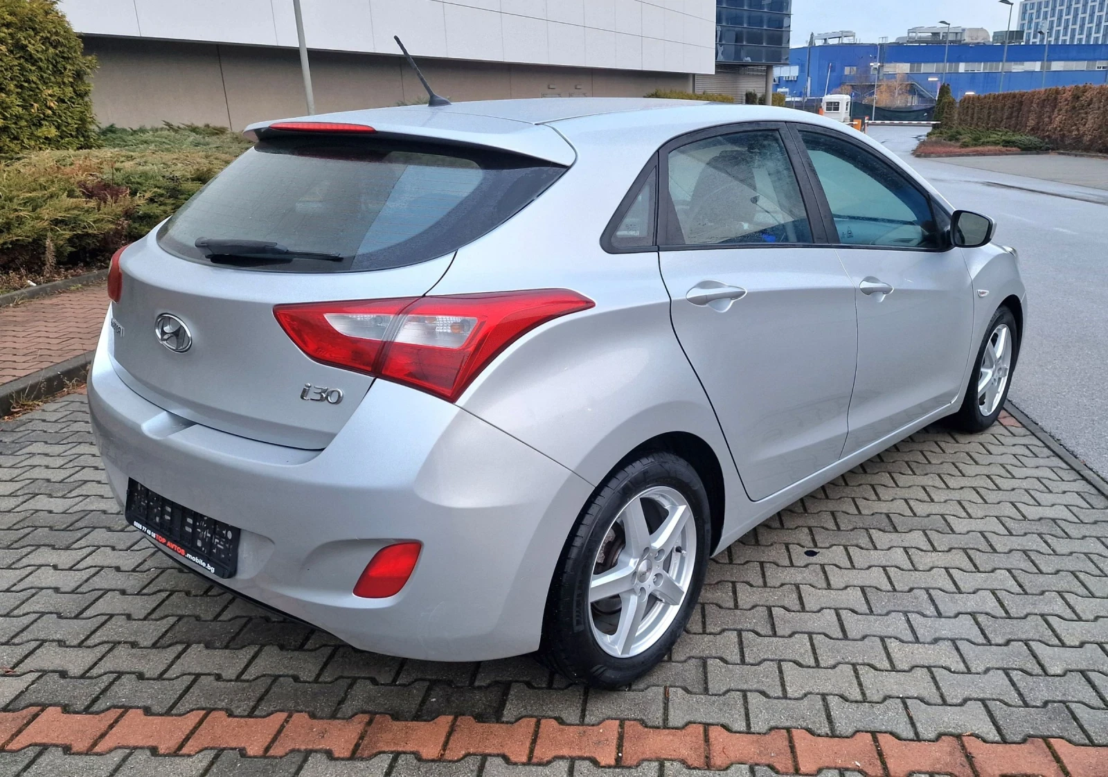 Hyundai I30 1.4i/100kc/6ck/164000км/Сервизна история! - изображение 4