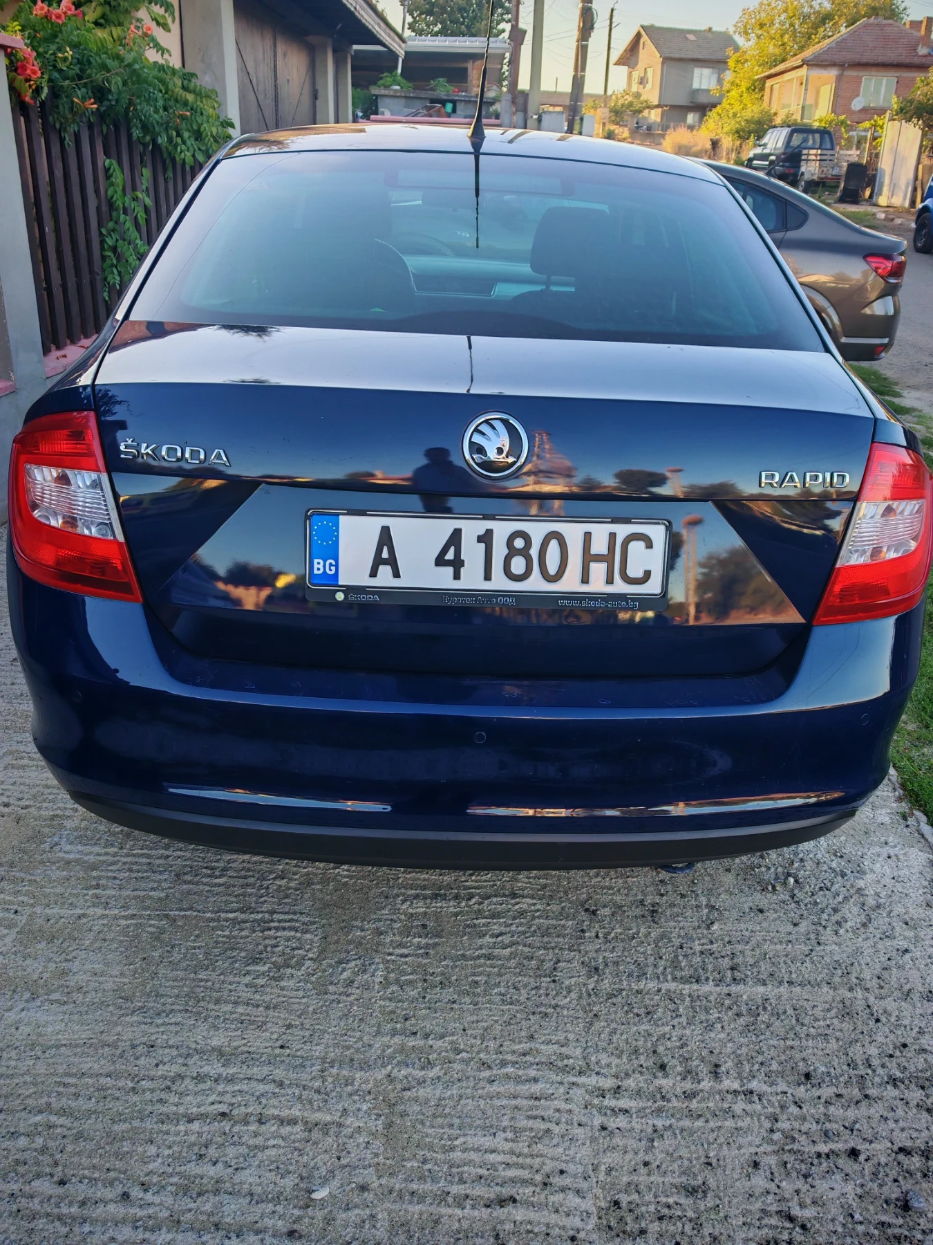 Skoda Rapid  /   | Mobile.bg   4