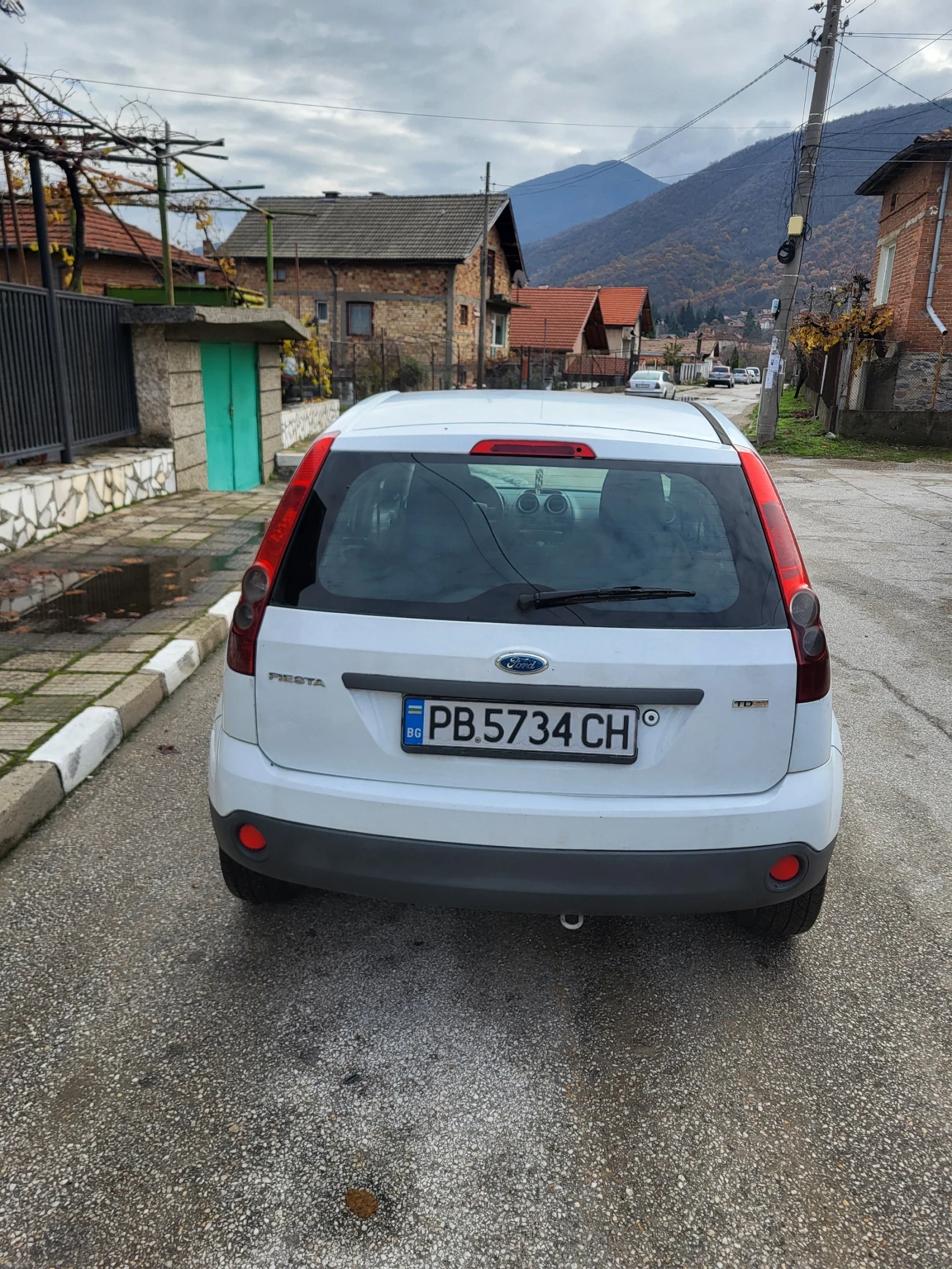 Ford Fiesta 1.4TDCI klima 2007г - изображение 6