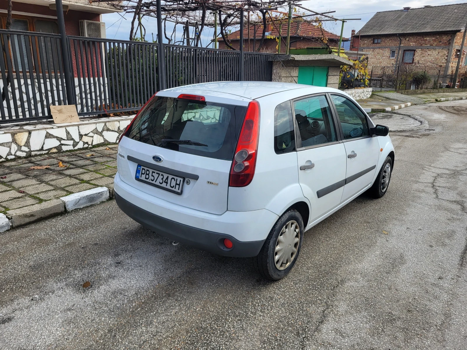 Ford Fiesta 1.4TDCI klima 2007г - изображение 4