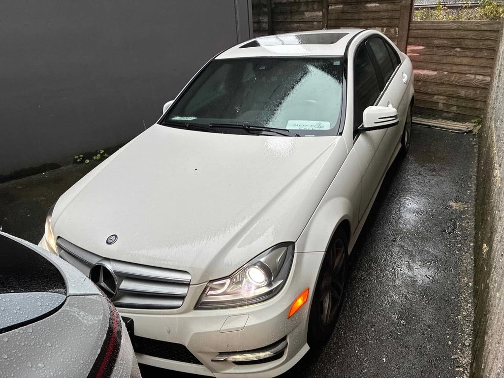 Mercedes-Benz C 300 КЛИП* CARFAX * БЕЗ ПЪРВОНАЧАЛНА ВНОСКА - изображение 2