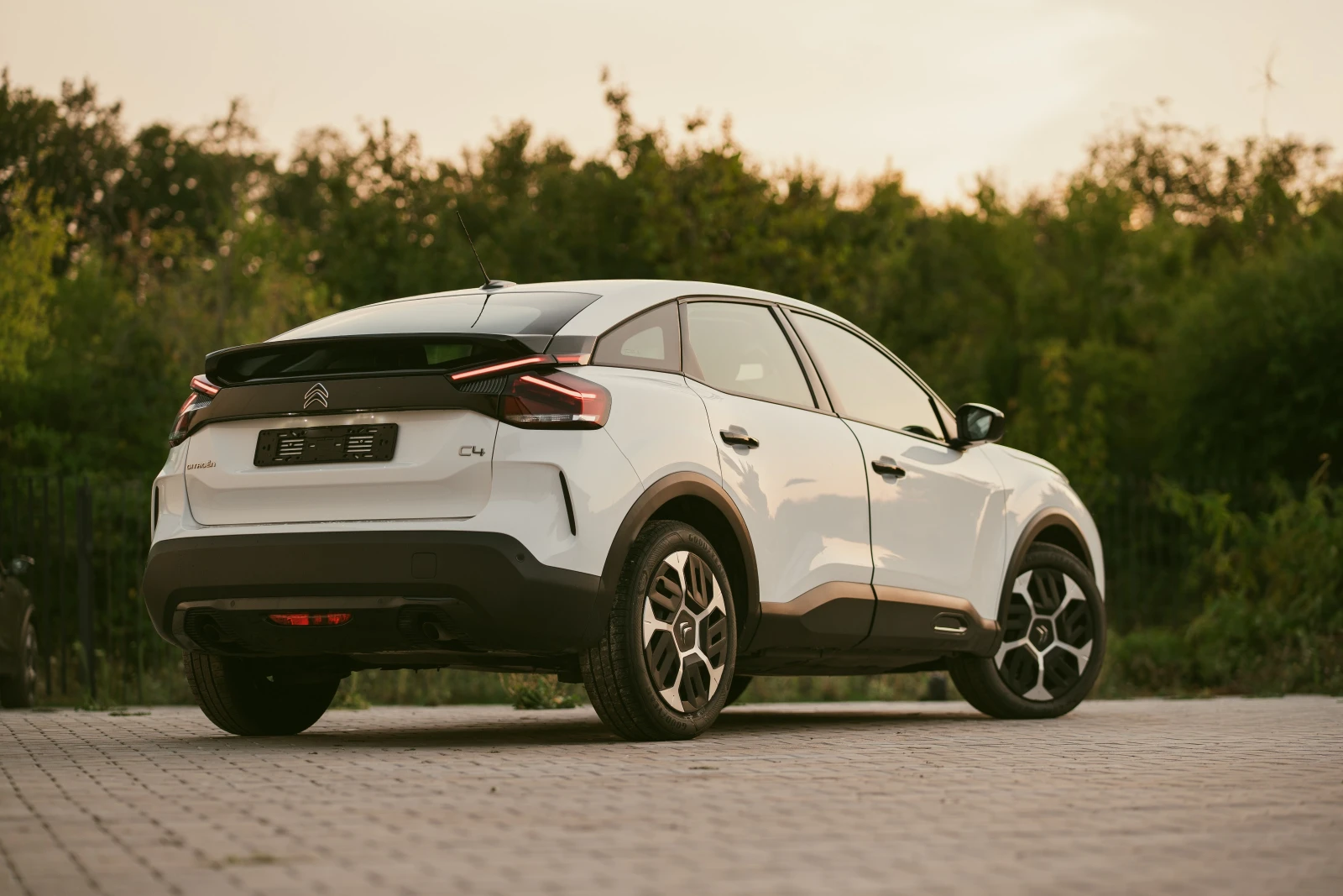 Citroen C4 09.2022г 109000km, снимка 2 - Автомобили и джипове - 52877572