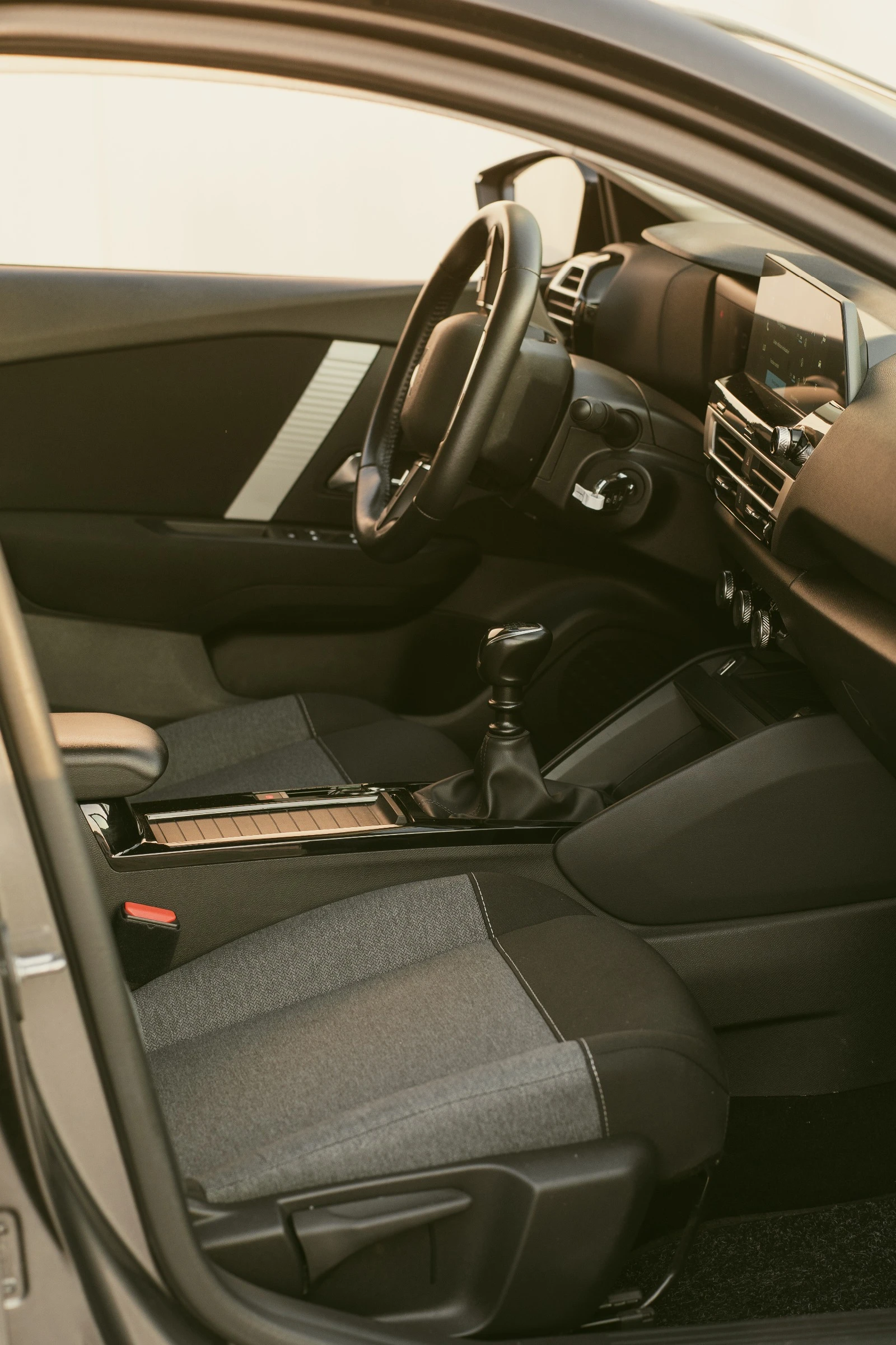 Citroen C4 09.2022г 109000km, снимка 4 - Автомобили и джипове - 52877572
