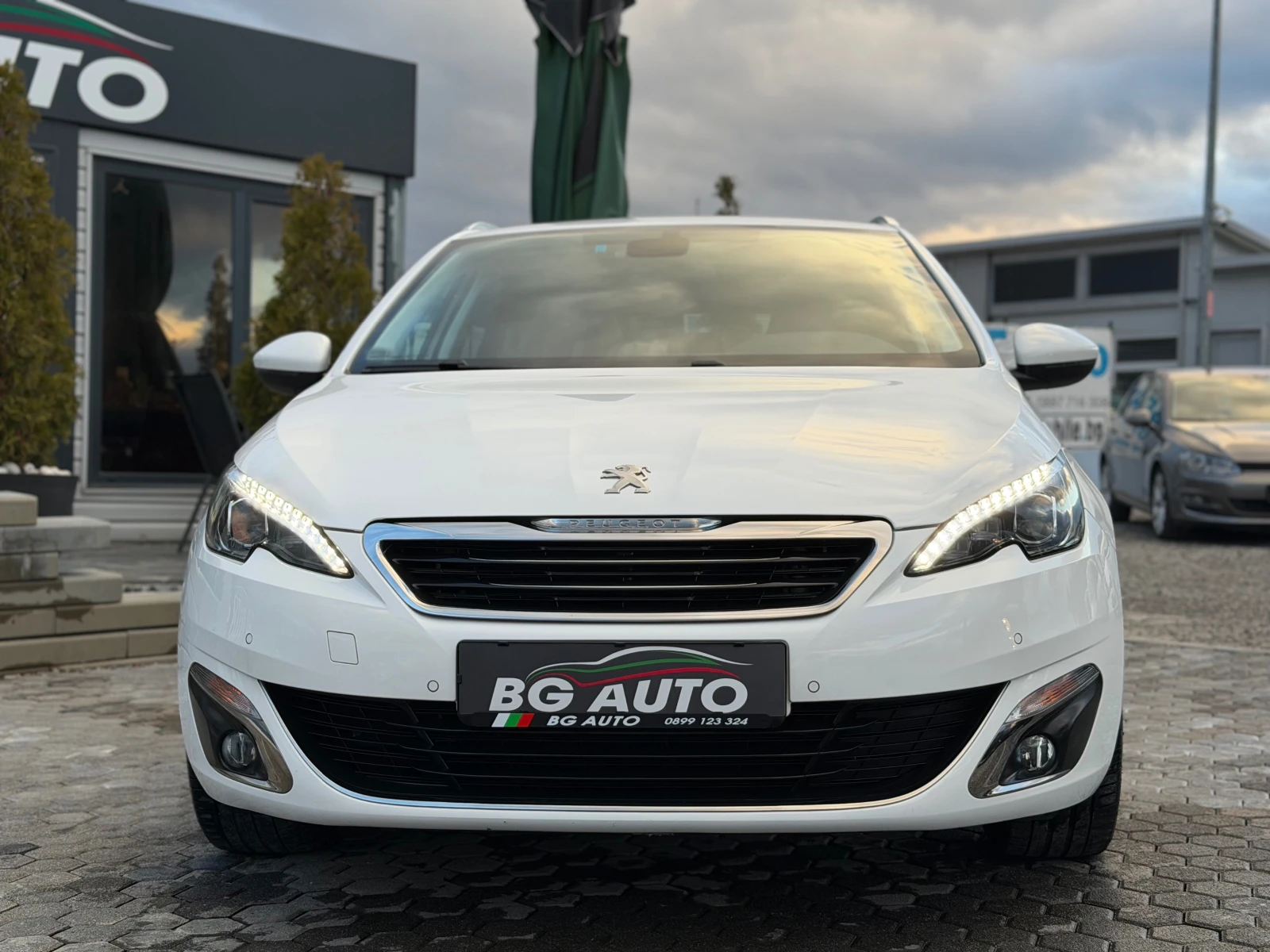 Peugeot 308 * EURO 6* ALLURE* СЕРВИЗНА ИСТОРИЯ*  - изображение 2