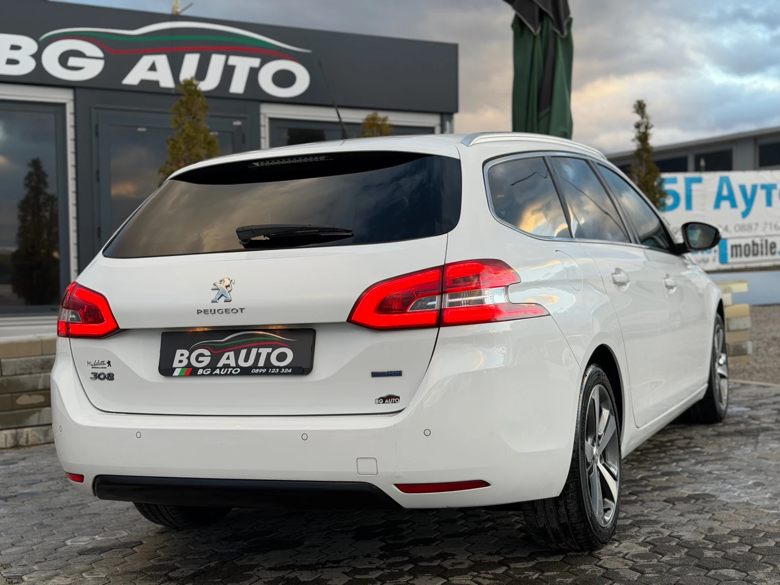 Peugeot 308 * EURO 6* ALLURE* СЕРВИЗНА ИСТОРИЯ*  - изображение 4