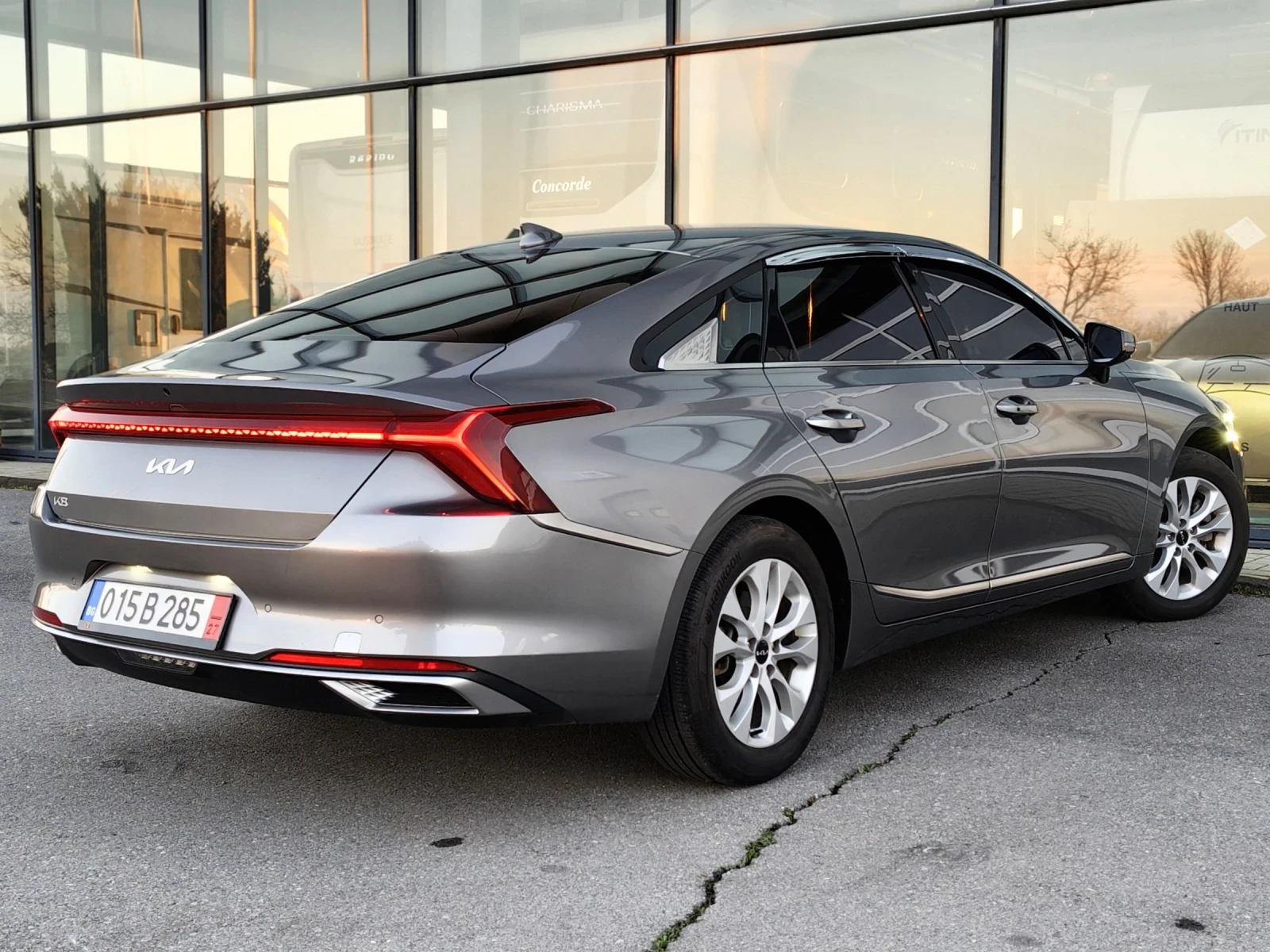 Kia K8 НАЛИЧНА/3.5LPG/TRENDY/DISTRONIC/МАСАЖИ/8 СКОРОСТИ - изображение 3