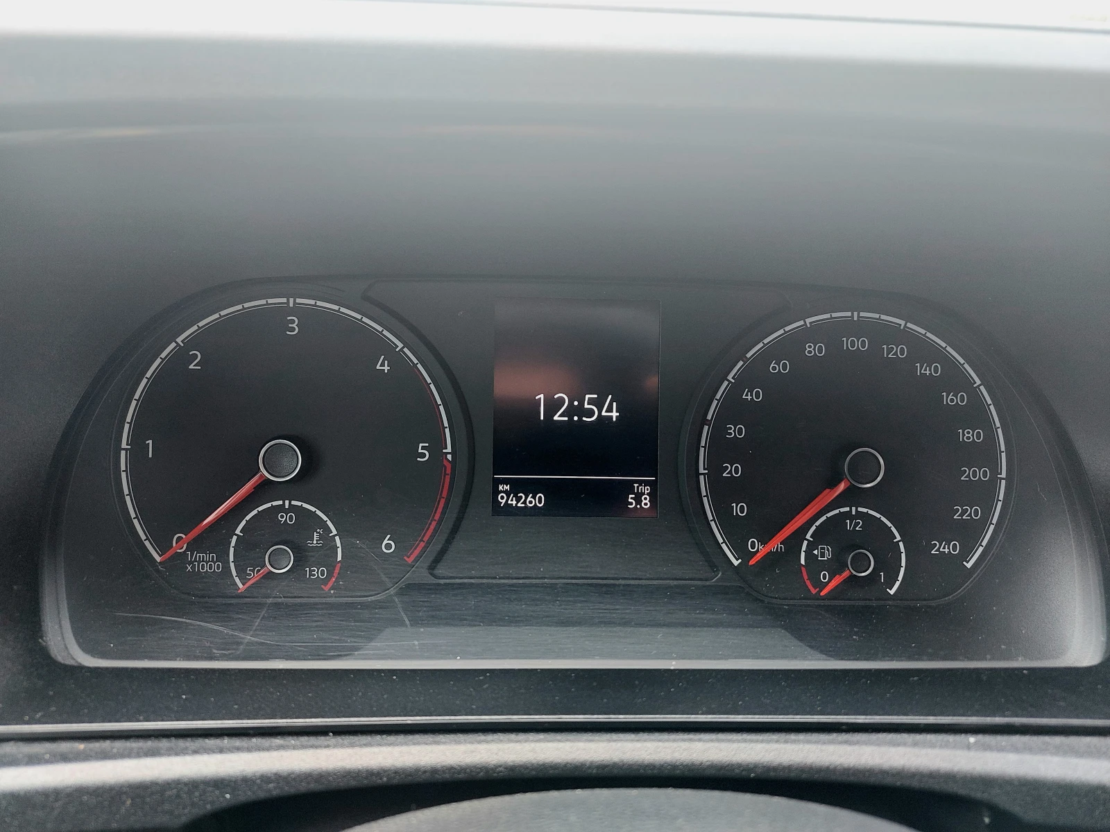 VW Caddy 2.0TDI MT6 - изображение 8