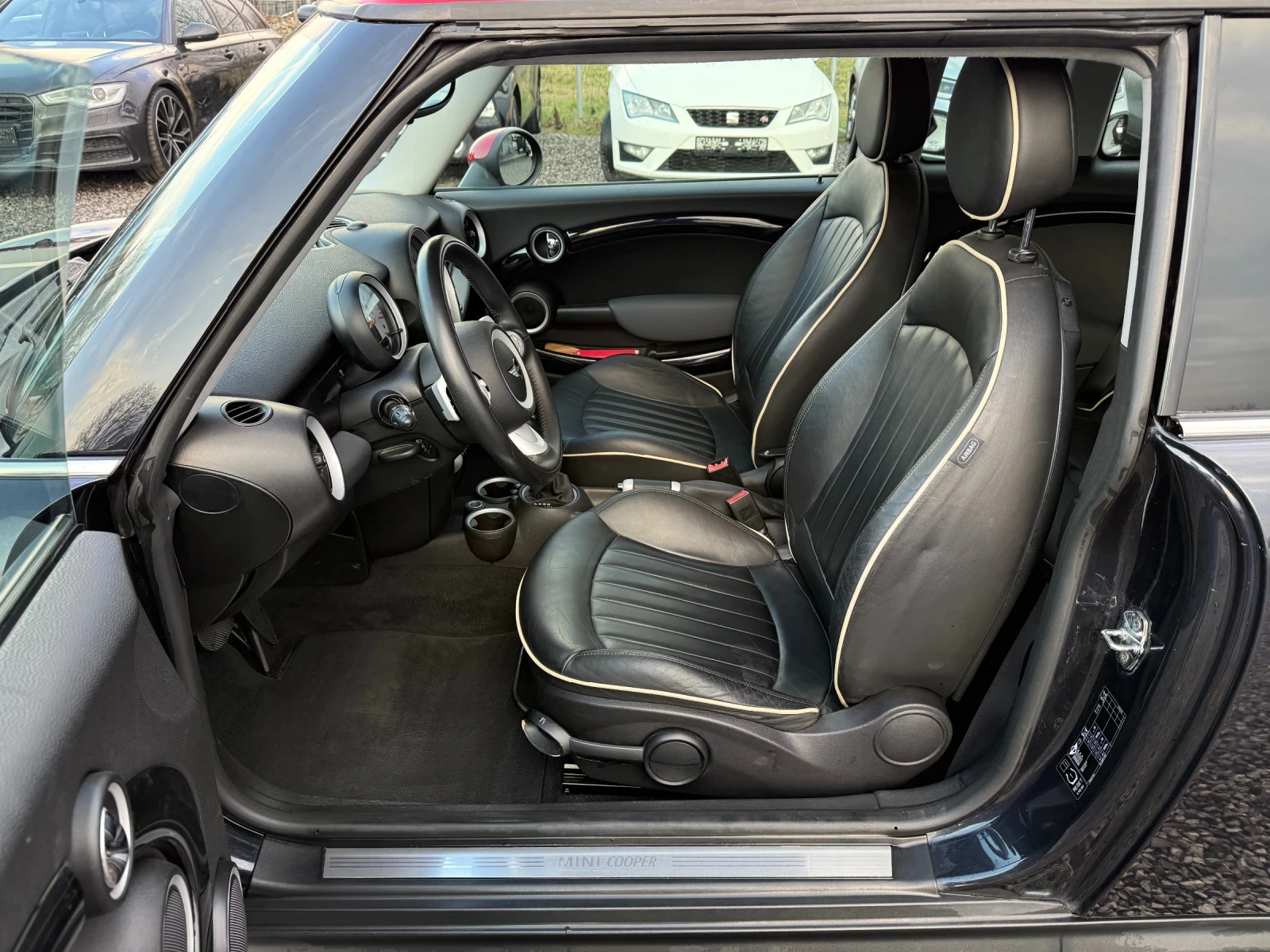 Mini Clubman 1.6D (110кс) Automatic/Обслужен/Зимни/Летни гуми, снимка 11 - Автомобили и джипове - 53726501