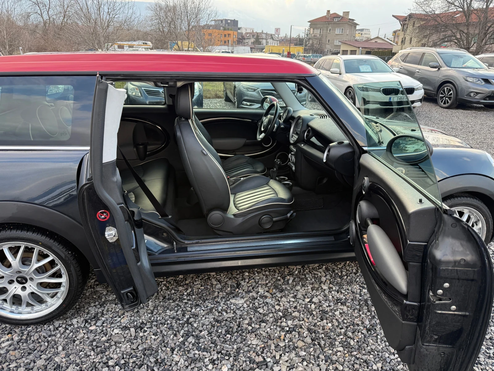 Mini Clubman 1.6D (110кс) Automatic/Обслужен/Зимни/Летни гуми, снимка 13 - Автомобили и джипове - 53726501