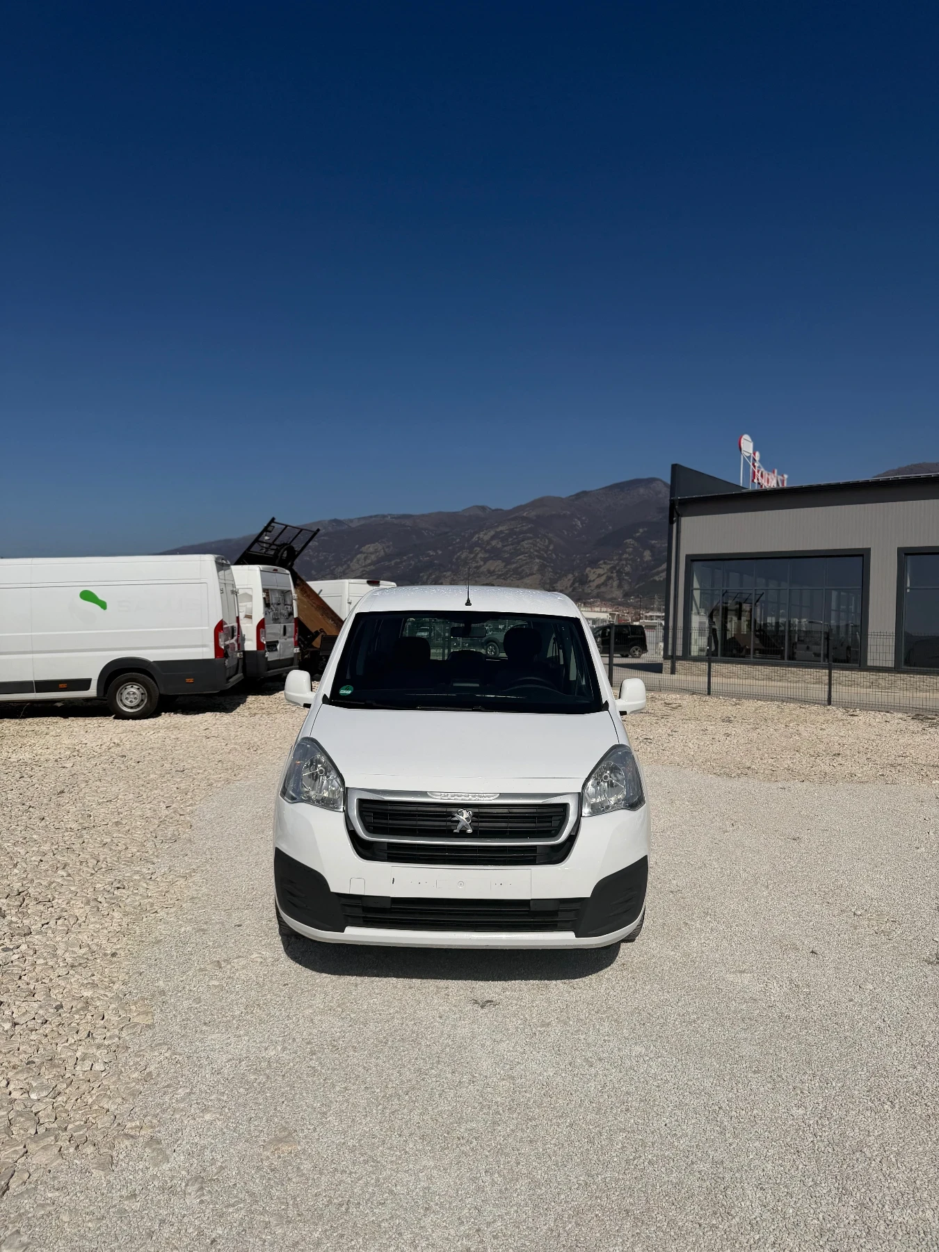 Peugeot Partner 1.6 hdi ЛИЗИНГ!, снимка 2 - Автомобили и джипове - 53835223