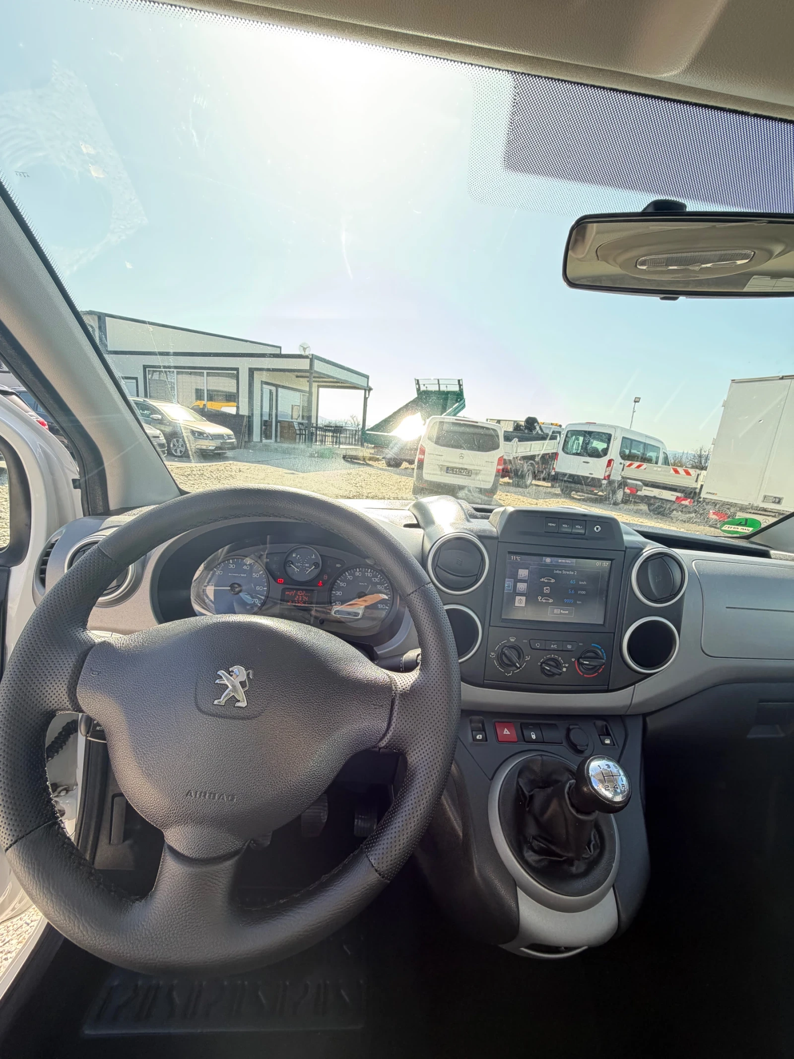 Peugeot Partner 1.6 hdi ЛИЗИНГ!, снимка 8 - Автомобили и джипове - 53835223