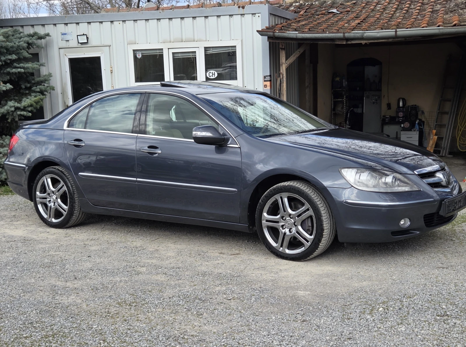 Honda Legend 3.5iV6 295hp AWD AUTOMATIC/DSTR/ШИБИДАХ/NAVI, снимка 4 - Автомобили и джипове - 54176436