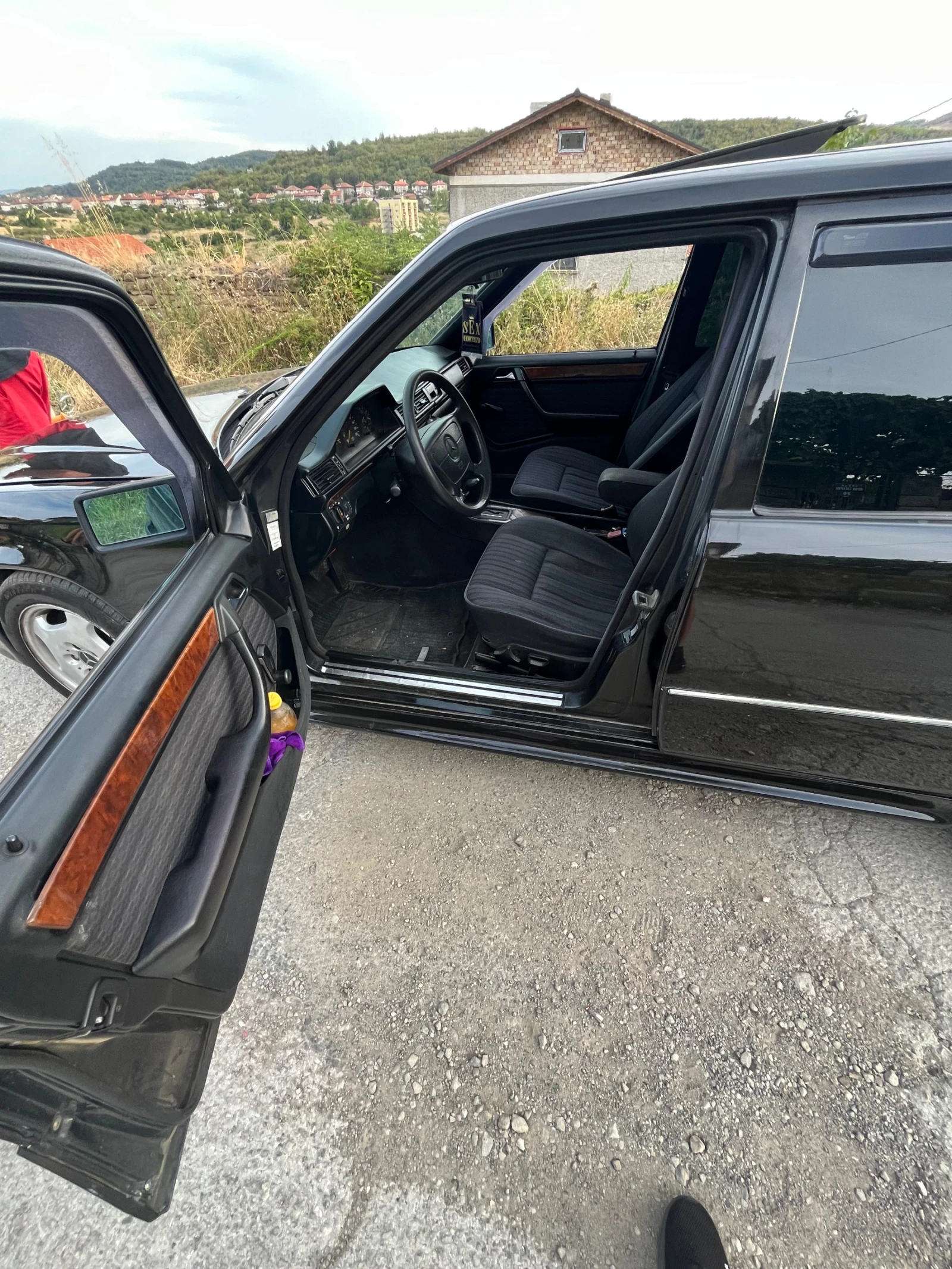 Mercedes-Benz 124 300 D, снимка 13 - Автомобили и джипове - 54299325