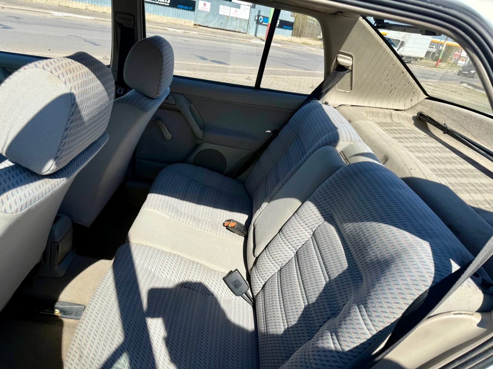 VW Vento LPG, снимка 11 - Автомобили и джипове - 54323064