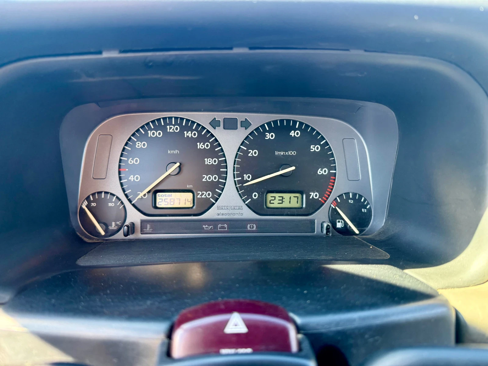 VW Vento LPG, снимка 10 - Автомобили и джипове - 54323064