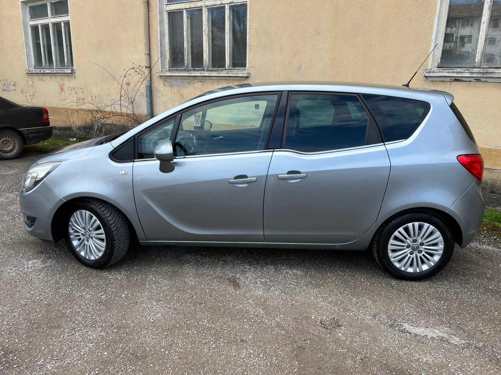 Opel Meriva 1.4I-LPG-NAVI-ОБСЛУЖЕНА-РЕГИСТРИРАНА, снимка 9 - Автомобили и джипове - 54606207