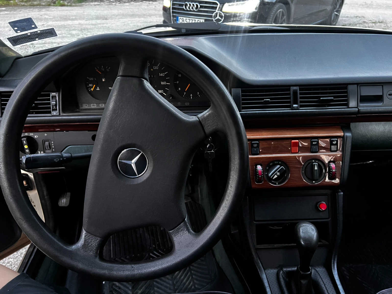 Mercedes-Benz 124, снимка 5 - Автомобили и джипове - 54686317